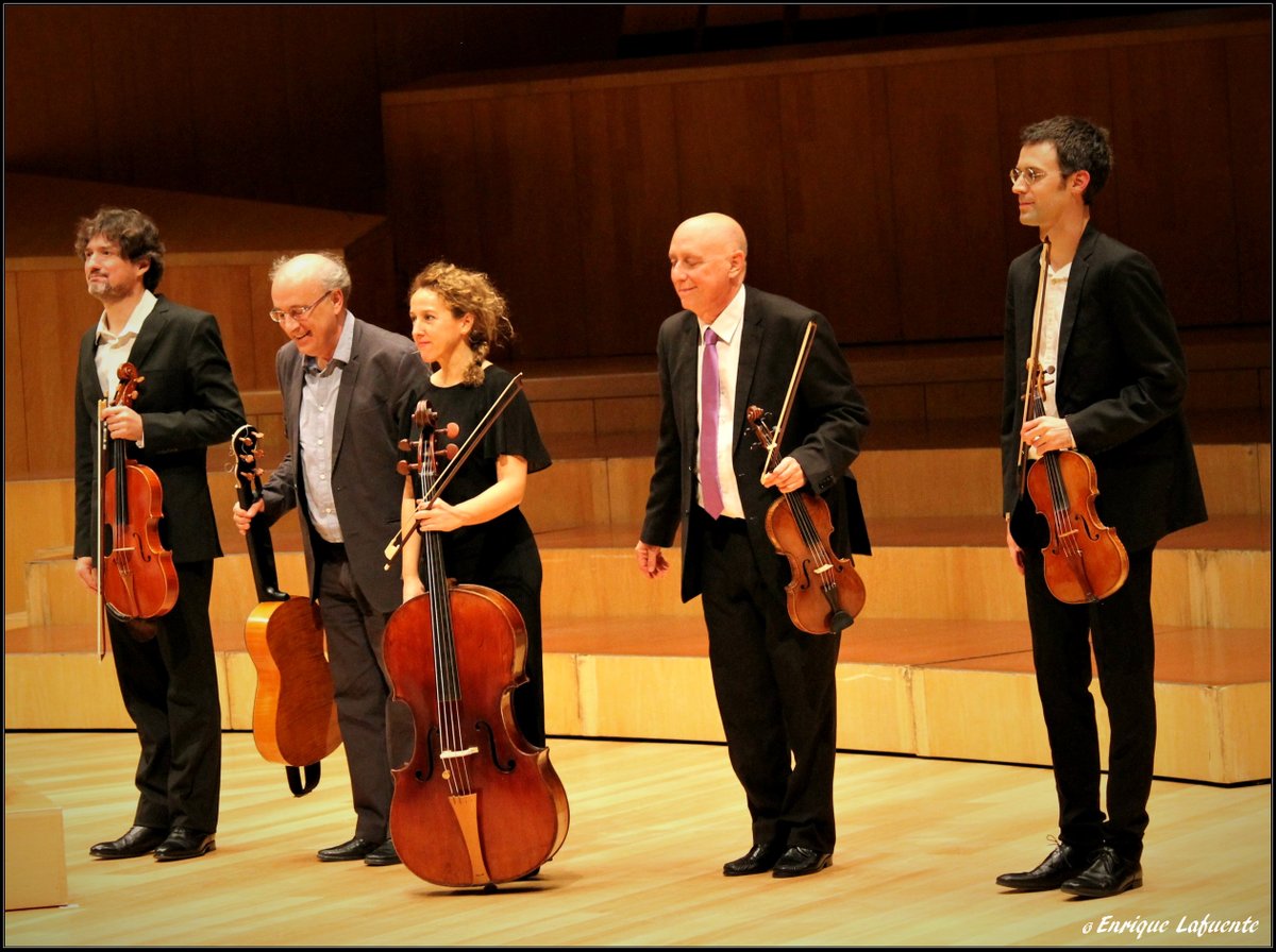 Este domingo 1 de mayo os esperamos en Madrid en el #MAM2022 mi hermano José Miguel, Mercedes (¡gran castañuelera!), Nacho, @flackton y yo con <a href="/LaRealCamara/">La Real Camara</a> con las preciosa y primaveral música de Boccherini, Haydn y Schubert para inaugurar el mes de mayo.
teatrofernangomez.es/programacion/m…