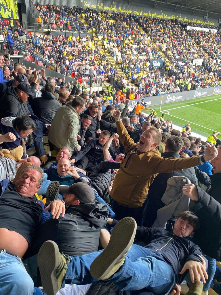 BenjaminHaigh5's tweet photo. @LeoHobson3 @Hobbo7576 That’s Leeds limbs my boy. 🤣🤣🤣🤣 https://t.co/ImxGJDfSMR