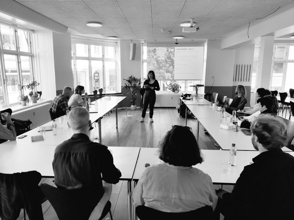 AKEbbesen's tweet photo. Holdt oplæg og workshop for Debatskolen på @kristeligt. https://t.co/PTLoCQnCyy