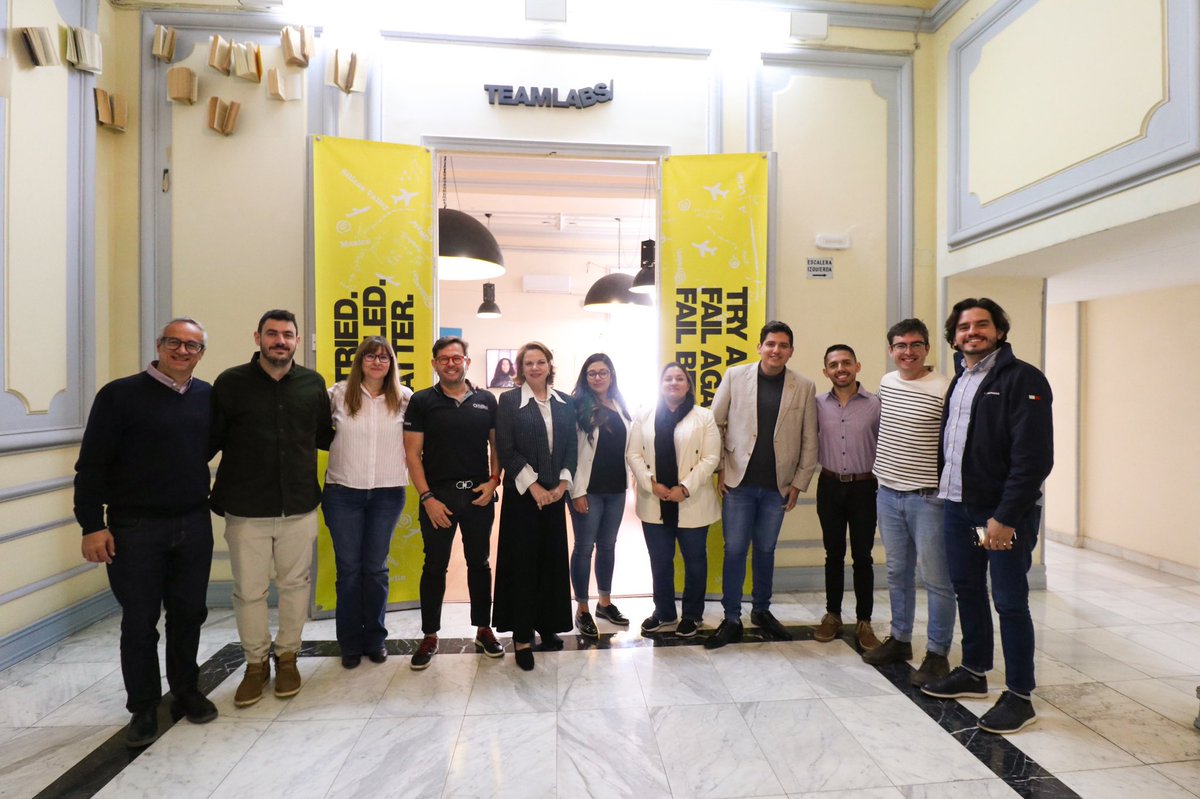 TeamLabs/ tweet media
