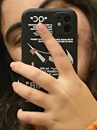 Perdi um iPhone 11 preto igual ao da imagem perto do Lust no sábado à noite, se o encontrarem entrem em contacto comigo!
Partilhem pff