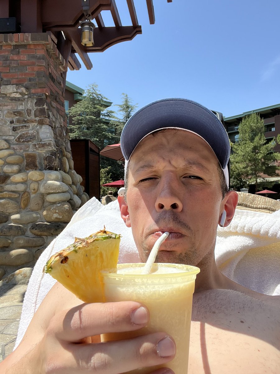 justinanthony09's tweet photo. Hangin by the pool before the @TheWoodyShow @disneyland #takeover see you there! #allin #flyinsolo  @WoodySHW @Ravels @GregGory987 @MENACE @WoodyProducer  @CartNarcs @SaintBort https://t.co/8VAT0hPFej