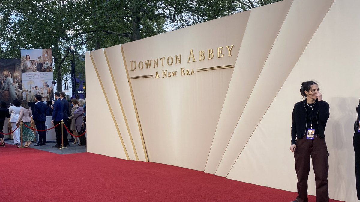 Aimee McIntosh (@aimeetosh_) on Twitter photo Mamma Mac is very proud of tonight’s work setting✨🇬🇧
#DowntonAbbey
<a href="/UniversalPics/">Universal Pictures</a>
<a href="/CharnleyComms/">Charnley Communications</a> Mamma Mac is very proud of tonight’s work setting✨🇬🇧
#DowntonAbbey
<a href="/UniversalPics/">Universal Pictures</a>
<a href="/CharnleyComms/">Charnley Communications</a>