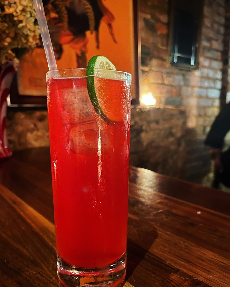 brassbarstl's tweet photo. How very.
Hibiscus infused vodka
Rhubarb
1220 flora
Lime
Topped off with dry rose bubbles
On the cocktail menu at Brass Bar 🌺 Created by Bar Manager Fionna Gemzon.
#cocktails #stldrinks #brassbarstl #cwescene https://t.co/nAnVhvbMrM