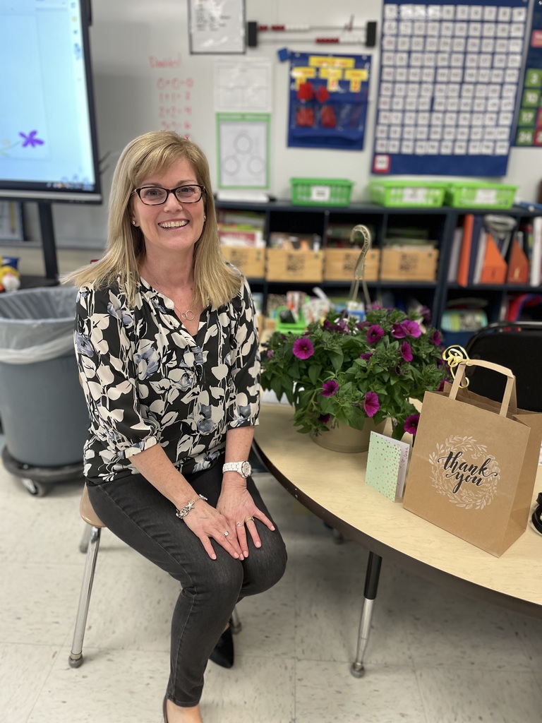 Sarah Scionti tweet media