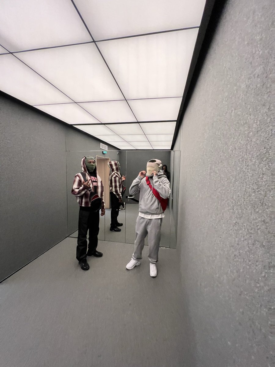 J’traîne qu’avec des Ballerzzz