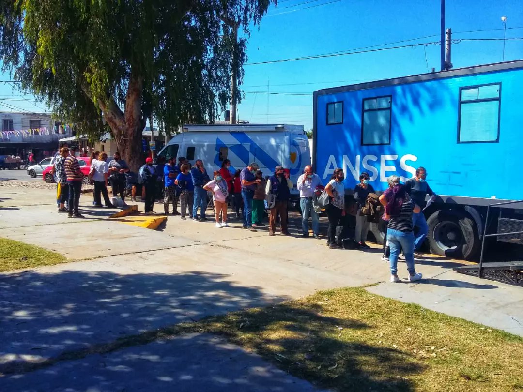 gmartingila's tweet photo. 🔷Desde @ansesgob #RegionalCentro llevamos adelante una semana de Operativos Móviles junto a los equipos de las
#UDAM 🚐🚌que dependen de la Dirección de Desarrollo Territorial a cargo de @marga_recalde , en la ciudad de Córdoba. https://t.co/RxNxkml287