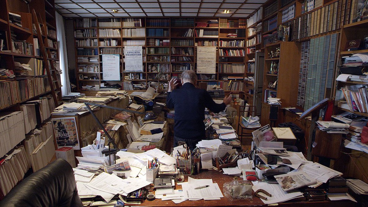 Massive respect for ENNIO MORRICONE for having a damn messy room where he works 👍👍