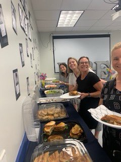 LPEPanthers's tweet photo. Thank you to @lakeparkpto and @lakepark_diner for an amazing lunch kicking off our #teacherappreciation week! ๐คฉ
#LPERocks https://t.co/DlLx5WPfUn