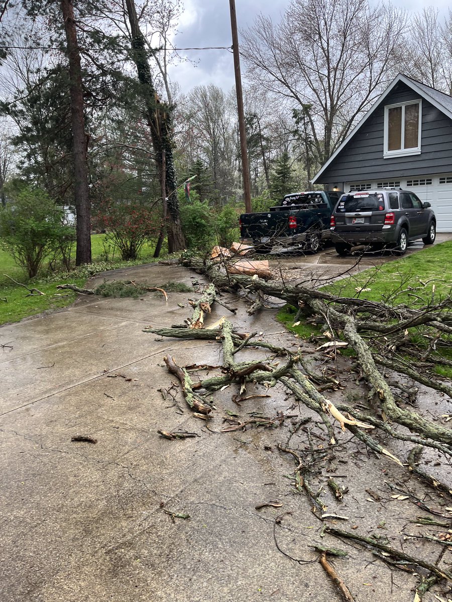 skmeaders's tweet photo. @SamRobertsWX Here in Berea. https://t.co/Nun6r4eW4l