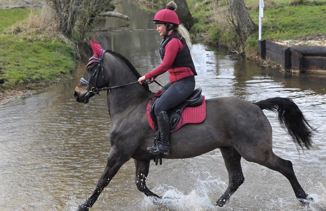 Attack the week like Morgan and Yasmin are attacking this water course on their cross country training… 

vivendiapparel.com #ponyhour #equineblogshare #britisheventing