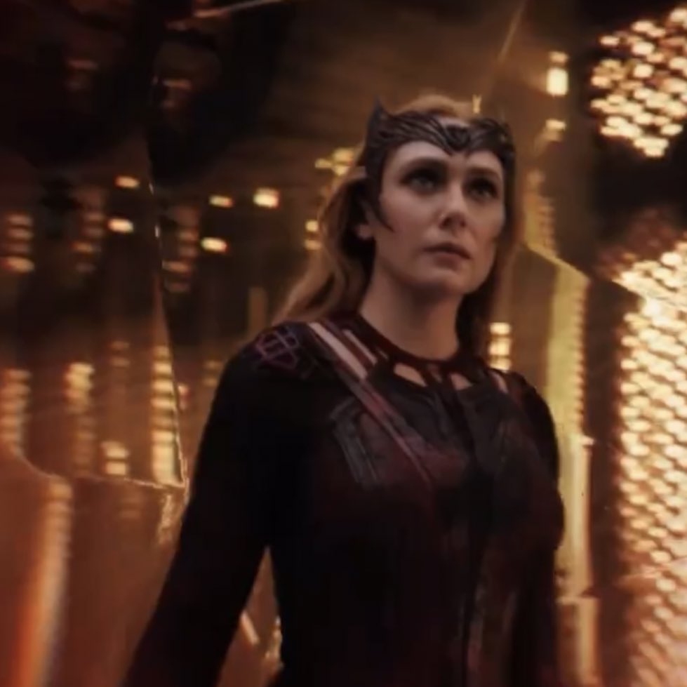 alejobr_'s tweet photo. Ok, pero... lo que promete esta escena de Wanda llegando a Kamar- Taj, peleando contra todo un ejército de hechiceros, el propio Strange. Todo esto y luciendo de esta manera?
She's an icon, she's a legend and she IS the moment.
#MultiverseOfMadness #ScarletWitch https://t.co/VgVrla2WZ0