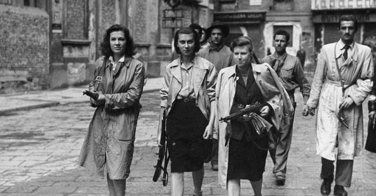 IlariaGiardini's tweet photo. Buona festa della #Liberazione a coloro che non festeggiano una ricorrenza ma la praticano quotidianamente grazie alle proprie scelte #libere https://t.co/cClZHnyOzS