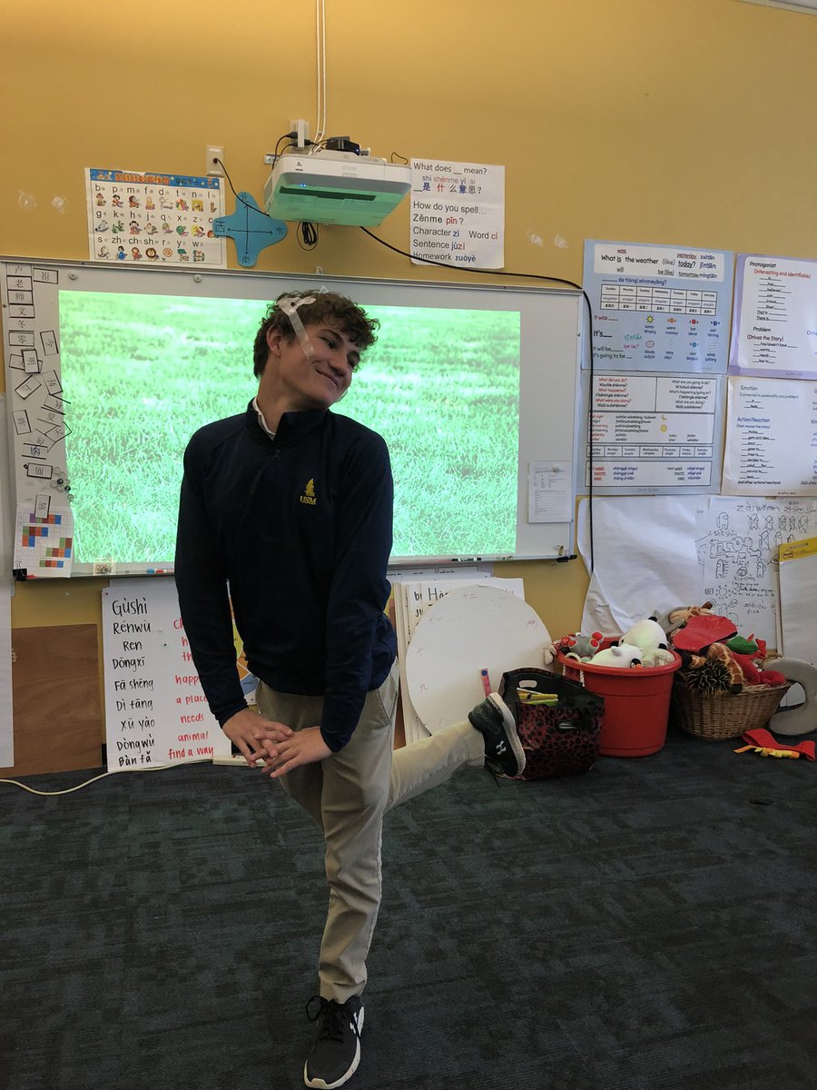 Haiyunlu's tweet photo. I’m excited to see students preparing for their Readers Theater project!  They’re getting into their cat characters. #LearnChinese #SecondLanguageAcquisition #funclass @usmsocial https://t.co/99ktOAwYzH