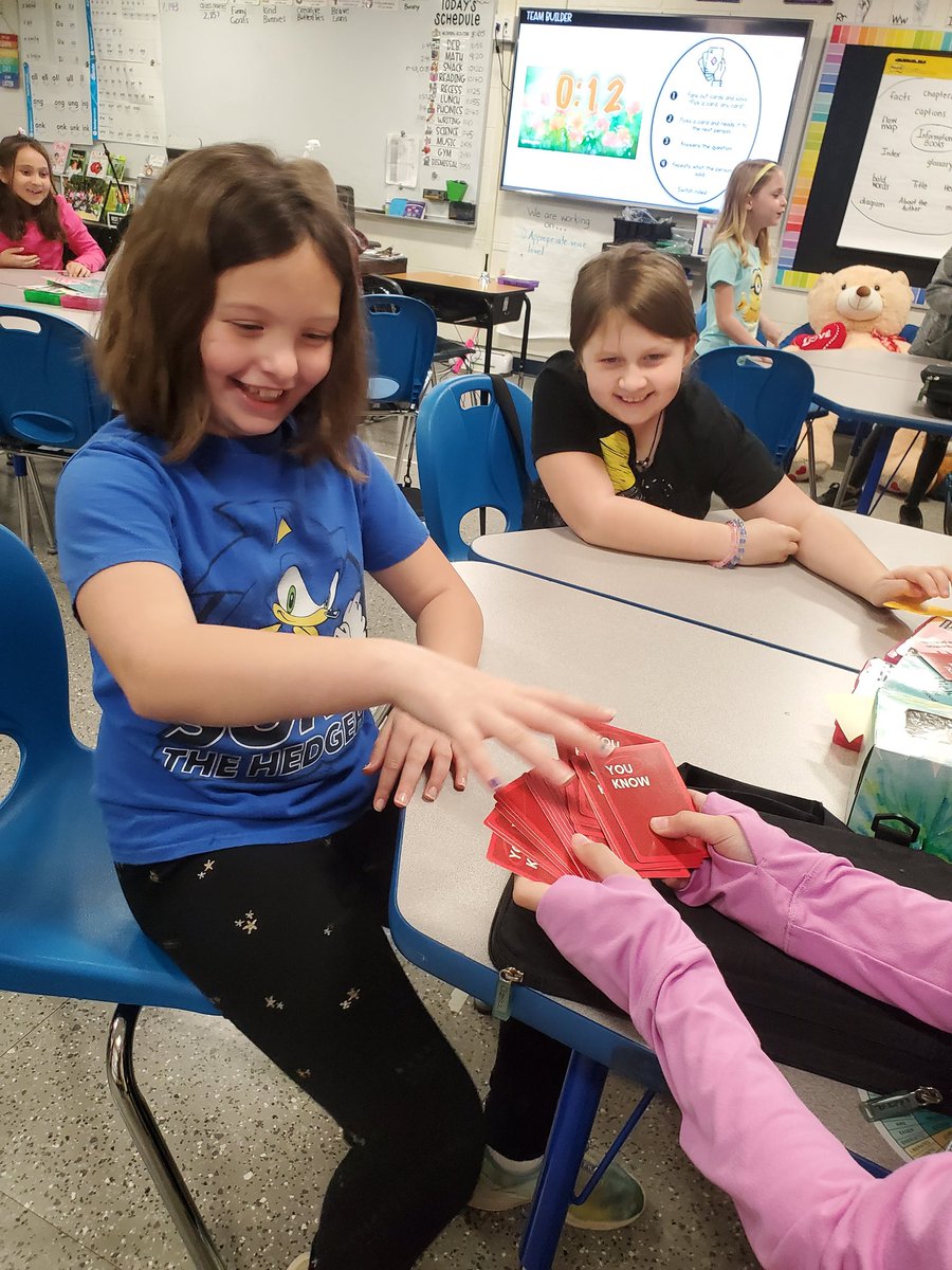 MrsPartridge2nd's tweet photo. Team builders encourage a positive learning environment! Ss answer would you rather ?s, and share their "why." Each person plays a role in the game, even if they aren't the one answering the question. Most importantly, we had fun! #Cooperativelearning #kagan #fannpick https://t.co/d7HROokC3q