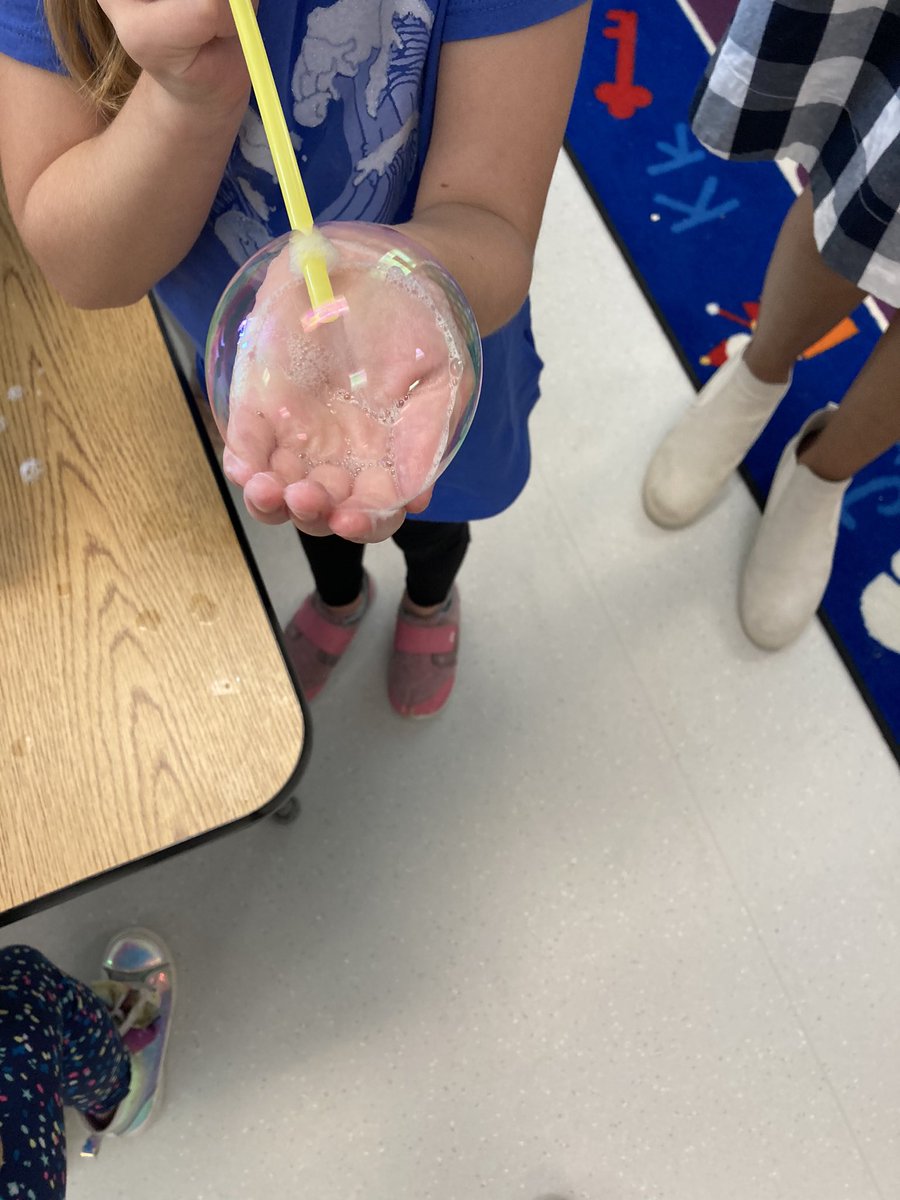 Shadow_SPE's tweet image. Bubble Day in Kindergarten, we think the last one looks like a Panther 🐾