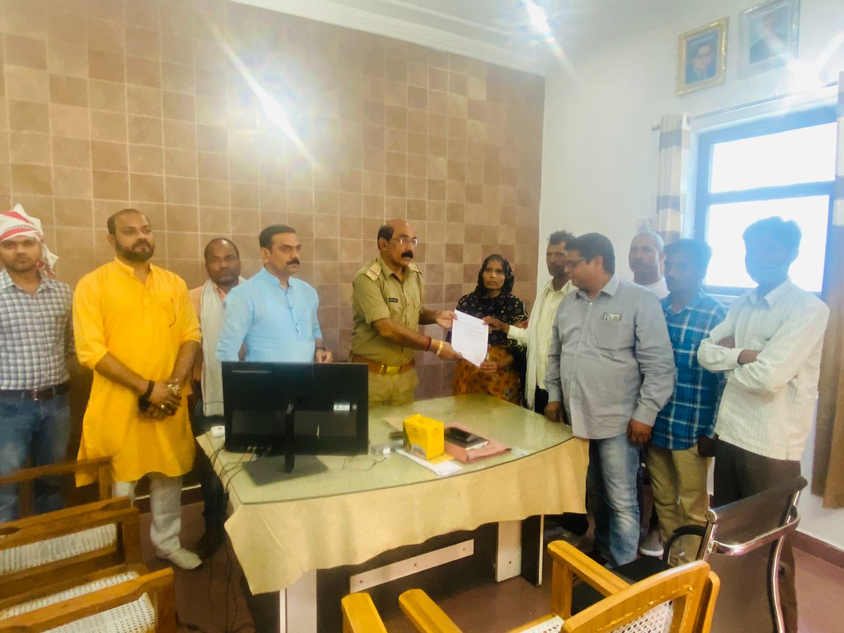 VivekDw28692988's tweet photo. #JusticeForRaman 
#JusticeForRaman 
@shailendra25dec @unnaopolice @NavodayaParty @hariGupta_NJP @CARishiSaran @rajchak78 @sudhans12238199 @singh_neuro @unnaopolice @Uppolice @jnvbbkalumni @CMYogiJi_ @myogiadityanath @myogioffice @AmitShah @PMOIndia @NavodayaParty @BJP4India https://t.co/2NaQofpnHW