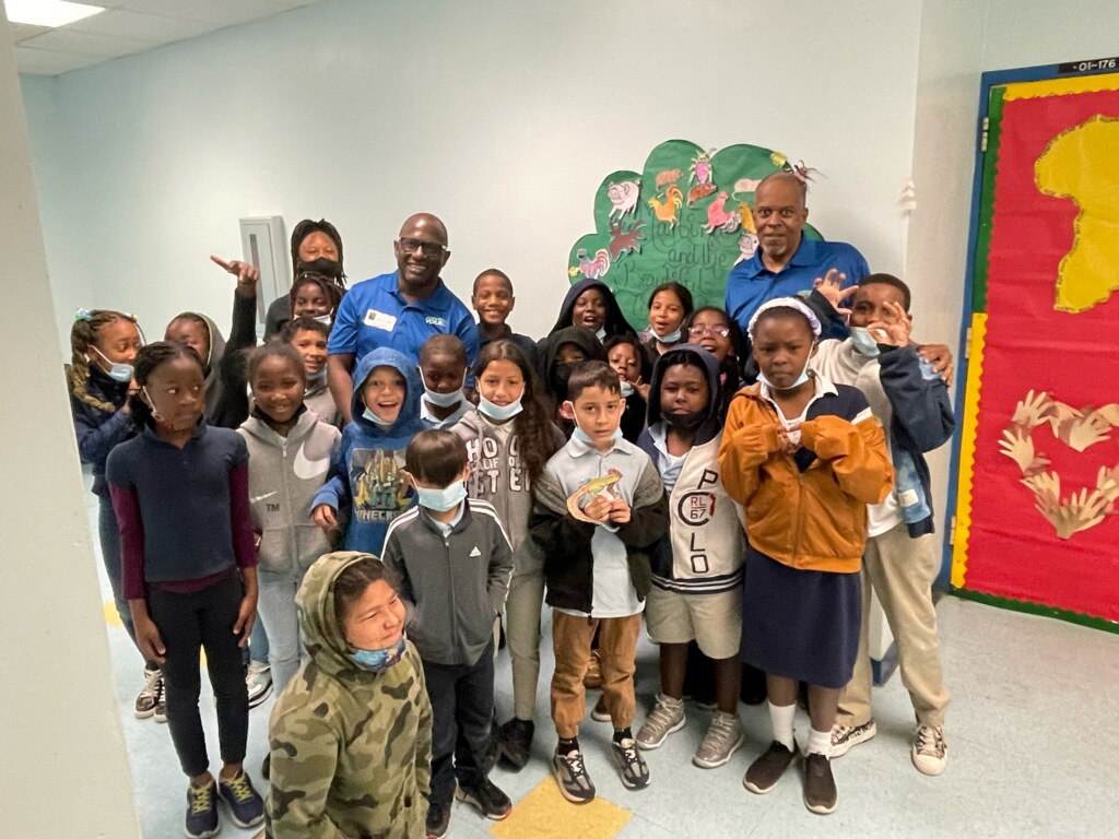 Affirming_YOUth's tweet photo. This is #AffirmingYOUTH. Thank you Arcola Lakes Elementary for letting us read to the students on Fathers in Education Day. What do male models and reading have in common? They are both a vital part of a child's growth and wellbeing.  #FathersinEducationDay https://t.co/oGy6fzSPCs