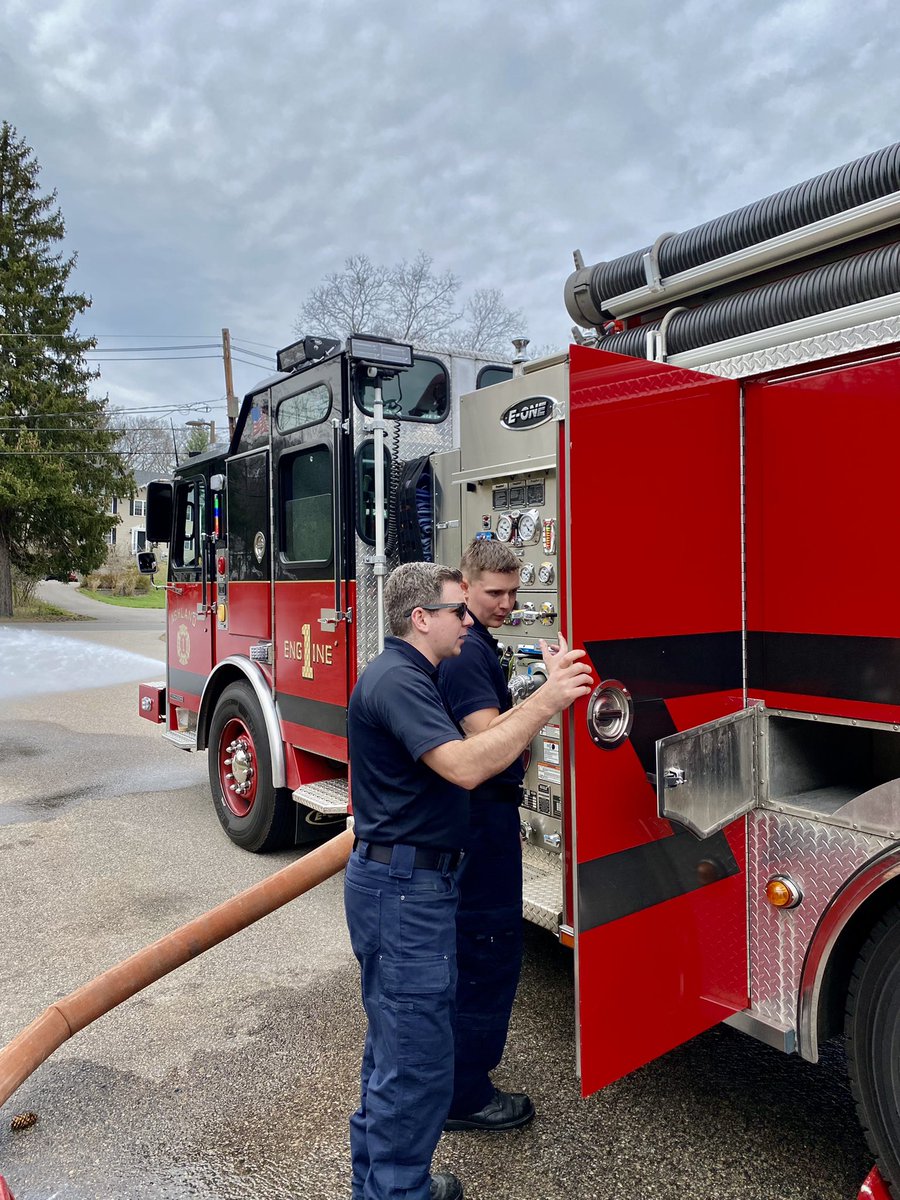 Group 1 out conducting “First Due” pump operations this afternoon on Engine 1. 

Crews utilized a Blitz Gun and multiple hand lines simulating heavy fire conditions and establishing a water supply. 

Engine 1 is a 2017 E-One Pumper with a 750 gallon water tank and 30 gals foam