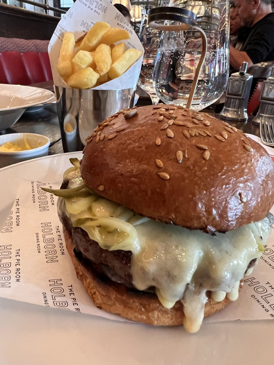 Thanks so much to <a href="/chefcalum/">calum franklin</a> for talking to me and my guests <a href="/HolbornDining/">Holborn Dining Room</a> what an honour and a fantastic lunch