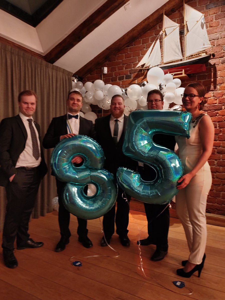 Viime lauantaina järjestettyihin <a href="/KOLry/">Keskustaopiskelijat</a> vuosijuhliin osallistui useita nykyisiä ja entisiä jokelaisia. JOKE onnittelee 85-vuotiasta Keskustaopiskelijat ry:tä!