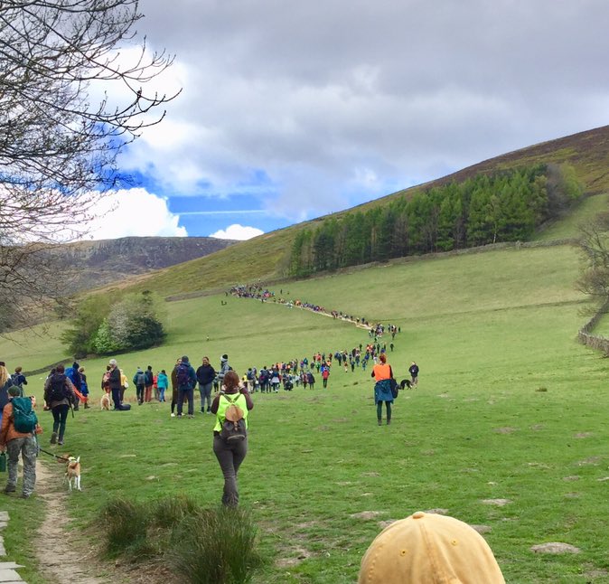 RowanMackay's tweet photo. Yโday hundreds of people walked Kinder Scout commemorating those who fought for the #RightToRoam 90 yrs ago & demanding an end to racist barriers to the countryside that exist today. Check the space you take. Everyone has a right to write their story with the land #KinderInColour https://t.co/mM8TPMmpX4