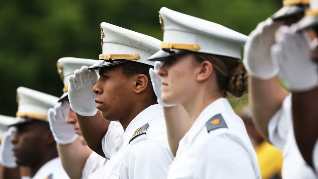 Don't waste your energy on negativity. @inc shares tips from a psychologist who helps at West Point. #personalgrowth #selfimprovement #WorkFromHome 
buff.ly/31yJz7J
