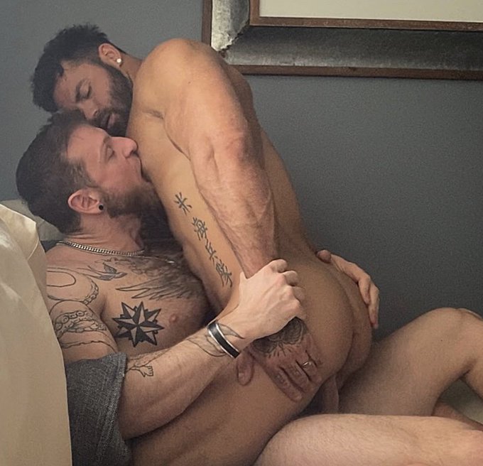 Watch me ride this stud 🤤 https://t.co/rzaiC9BSdq https://t.co/5mca9XlKRs