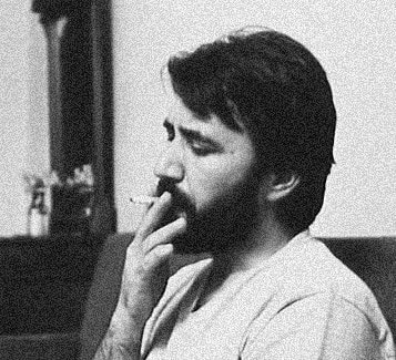 o defter kapandı yaprakları yırtıldı üstüne çay döküldü