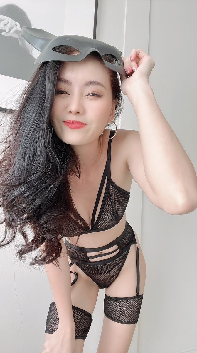 มาเล่นกระต่ายที่ห้องเรามั้ย 🐰🖤

ตามไปเลย >> lnk.bio/lnGu