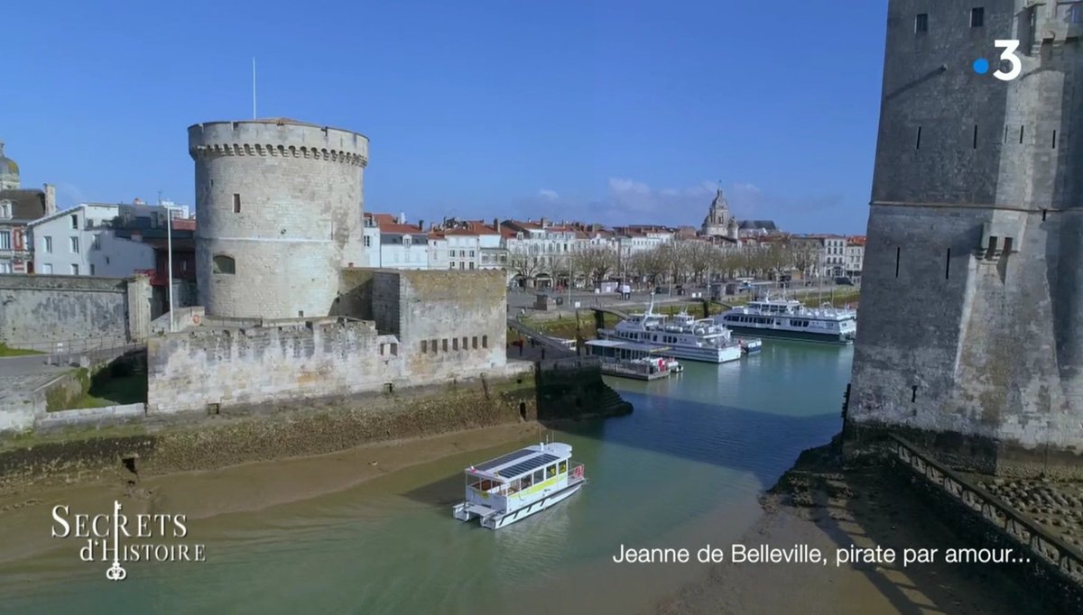 Soldatdesmedias's tweet image. C&apos;est Un excellent #secretsdhistoire inédit sur &quot;Jeanne de Belleville pirate par amour&quot; avec @bernstephane ce soir sur @France3tv 👏👏
