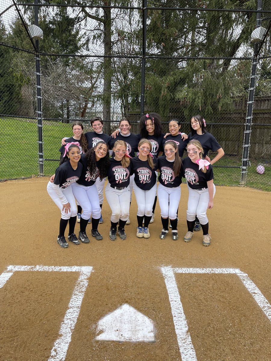 Good luck to our JV team today in their Breast Cancer game against Eastchester. 
💙🥎💙🥎💙🥎💙🥎