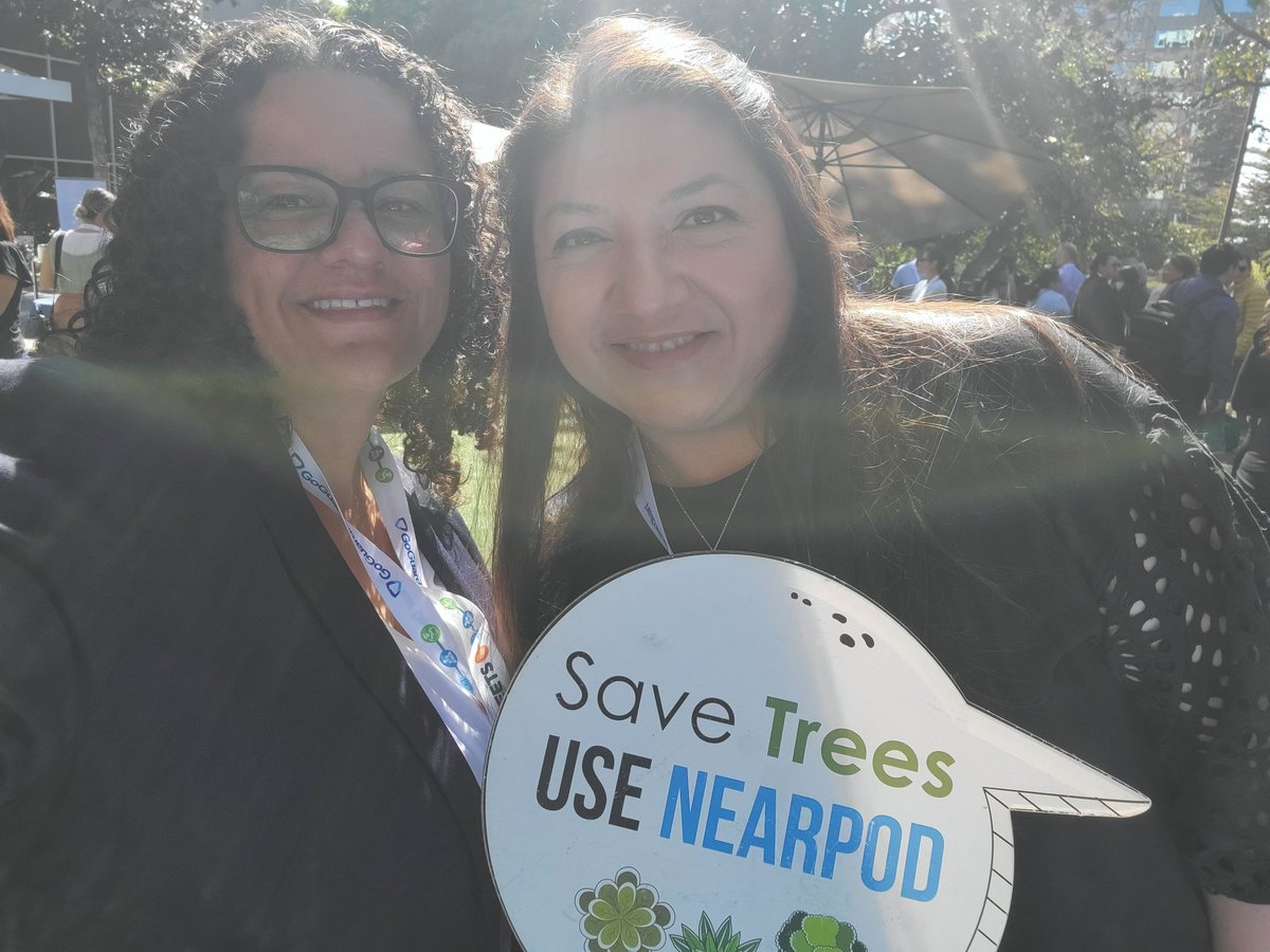 AJaeLugo's tweet photo. Still on the #leets22 #leetsfest22 high! What an amazing weekend getting to present with the dream team @GoharHamo @AstridLAUSD18M Meeting the new sup and getting to share my journey during the afternoon ignite session. Thank you @ITI_LAUSD for making all this possible. #edtech https://t.co/evxkJhtGnB