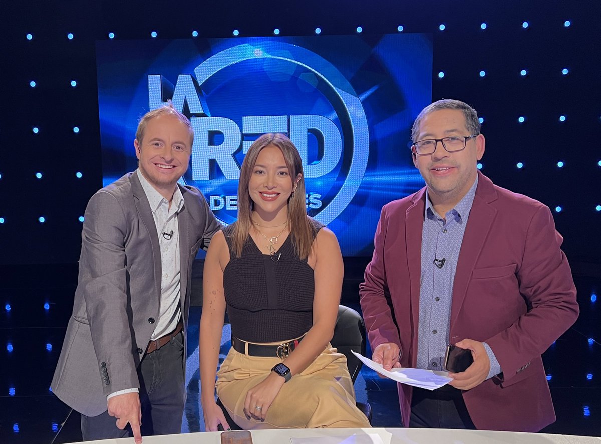 DeportesLaRed's tweet photo. ⚽️ A partir de las 21 horas arrancamos con una nueva edición de #LaRedDeportes junto a @natimandiola @CokeHevia y @OLORaAZUFRE. Todo por las pantallas de @LaRedTV.
👉🏼 Participa con #LRDLíos y sigue el programa en https://t.co/ZQS7mGL45q https://t.co/d6WQv8ul0a