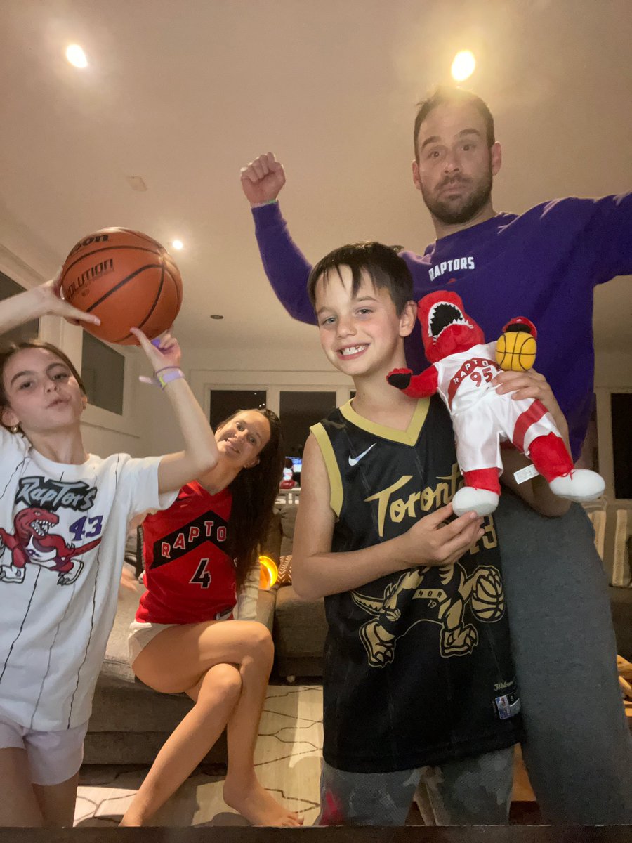 e_banting's tweet photo. Let’s go #game5 #raptorsfanangle @TangerineHoops https://t.co/TpB5Pm0gYX