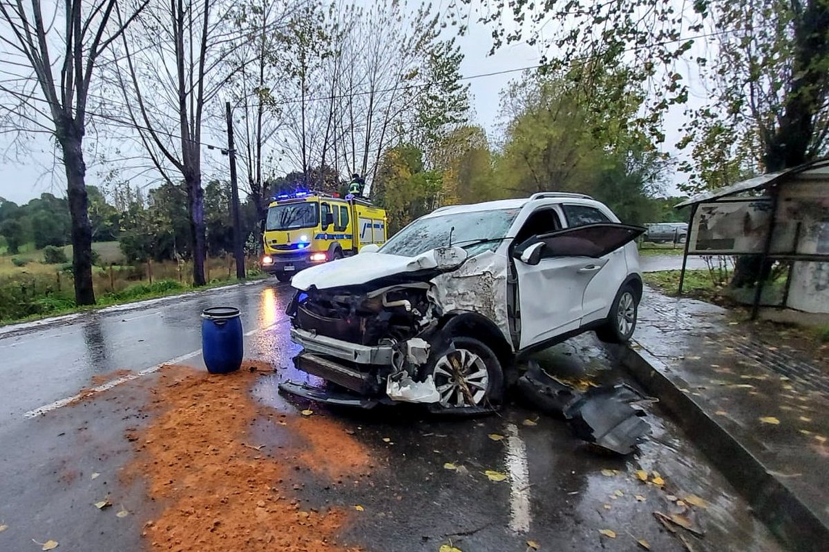 PrimeraChonchi's tweet photo. Diversas emergencias respondidas este fin de semana producto del frente de mal tiempo.

Hacemos un llamado a mantener la precaución en carretera debido a las acomulaciones de agua. https://t.co/WOpEuWVvGp