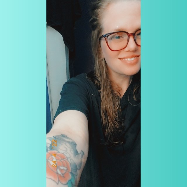pattys111's tweet photo. #NewProfilePic new glasses!! #newglasses https://t.co/ynULl7sCmF