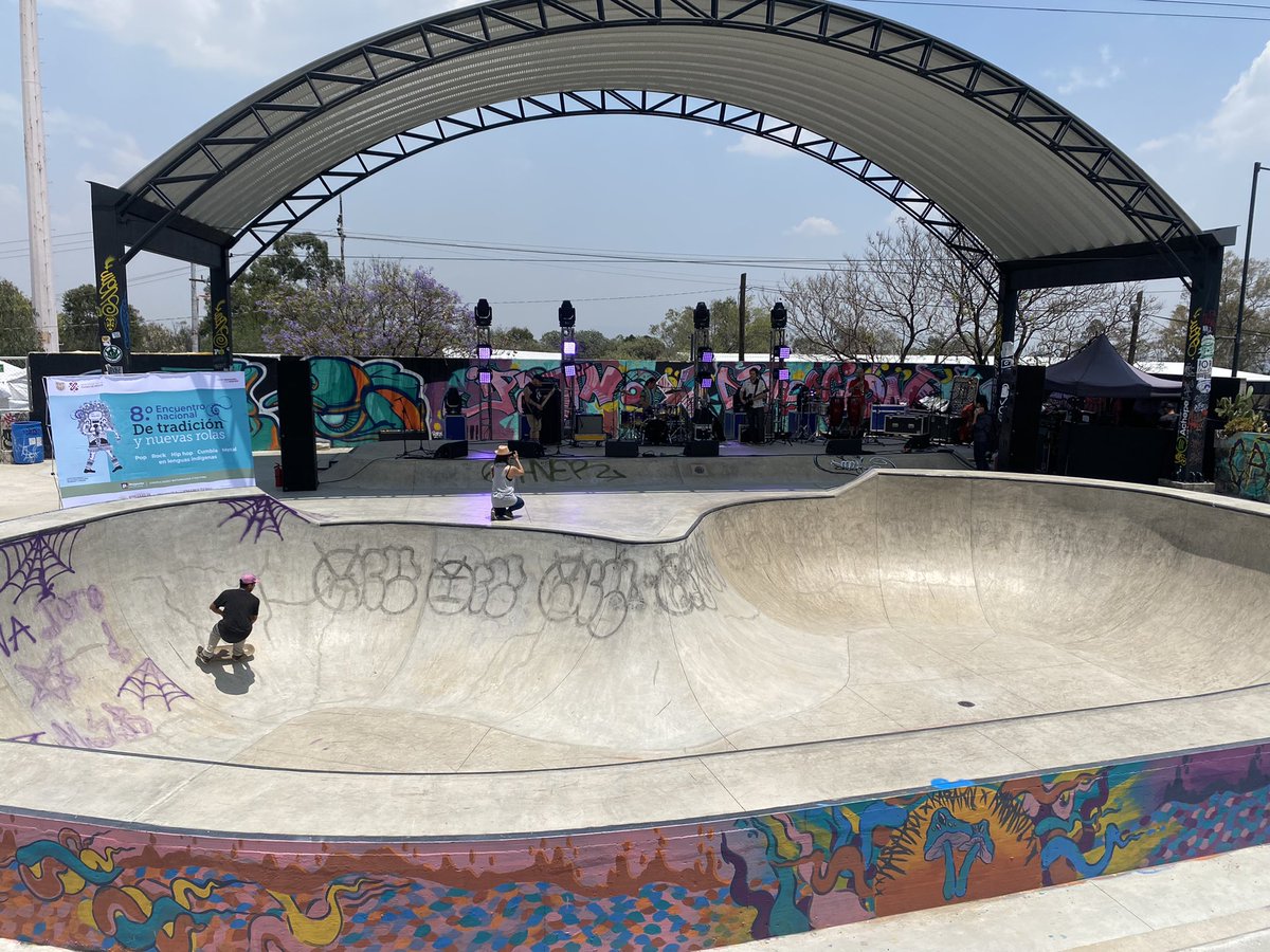 razamixtarock's tweet photo. Día inolvidable skateando y rockanrolleando en PARCUR Chapultepec en el Octavo encuentro nacional de tradición y nuevas rolas presentado por @CulturaCiudadMx #skateboarding #RockAndRoll #razamixta . Gracias @AGENTENEGRO https://t.co/scrf1tZCx6