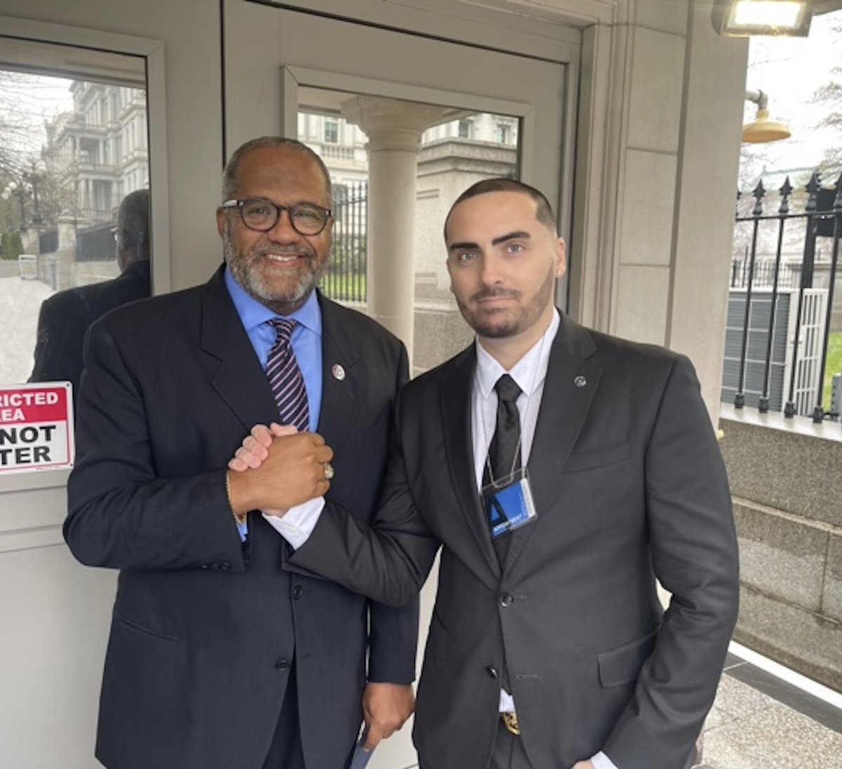 Had an amazing meeting at the <a href="/WhiteHouse/">The White House</a> about clemency. We have a great champion for criminal justice reform in <a href="/RepTroyCarter/">Congressman Troy A. Carter</a> and an amazing group of advocates @FollowNCR Saphira Galoob <a href="/DrChandaZulu/">Dr Chanda Macias, Queen Zulu 2020</a> and frmr Dept Atty General Jim Cole. <a href="/MangoneDavid/">David Mangone</a> #CannabisClemencyNOW