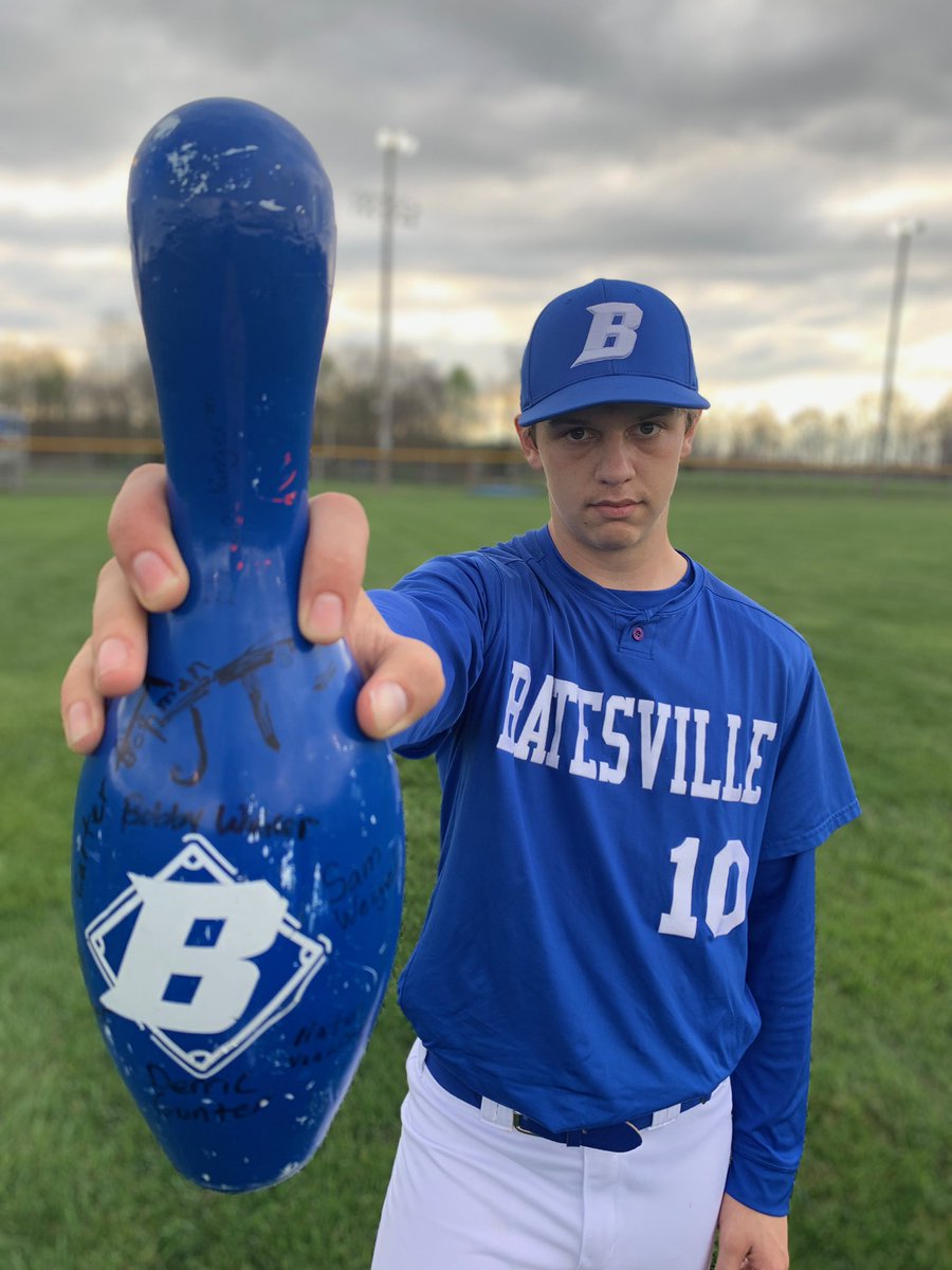 The Batesville JV Bulldogs move to 4-2 on the season (3-1 EIAC) after defeating the Greensburg JV Pirates. Carter Bohman led the way with a 7 inning no-hitter for the Bulldogs. Sam Weigel (3) and Nate Vankirk (2) both had multiple hits for the Bulldogs.