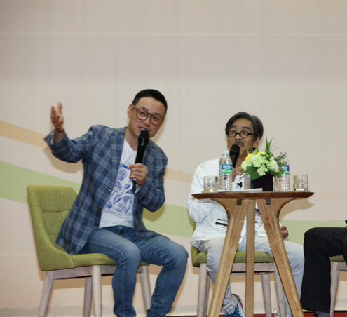 북콘서트 함께 해 주시면서 용기와 희망을 주셨던 이외수선생님의 영면을 기원합니다!
끝까지 존버하겠습니다!