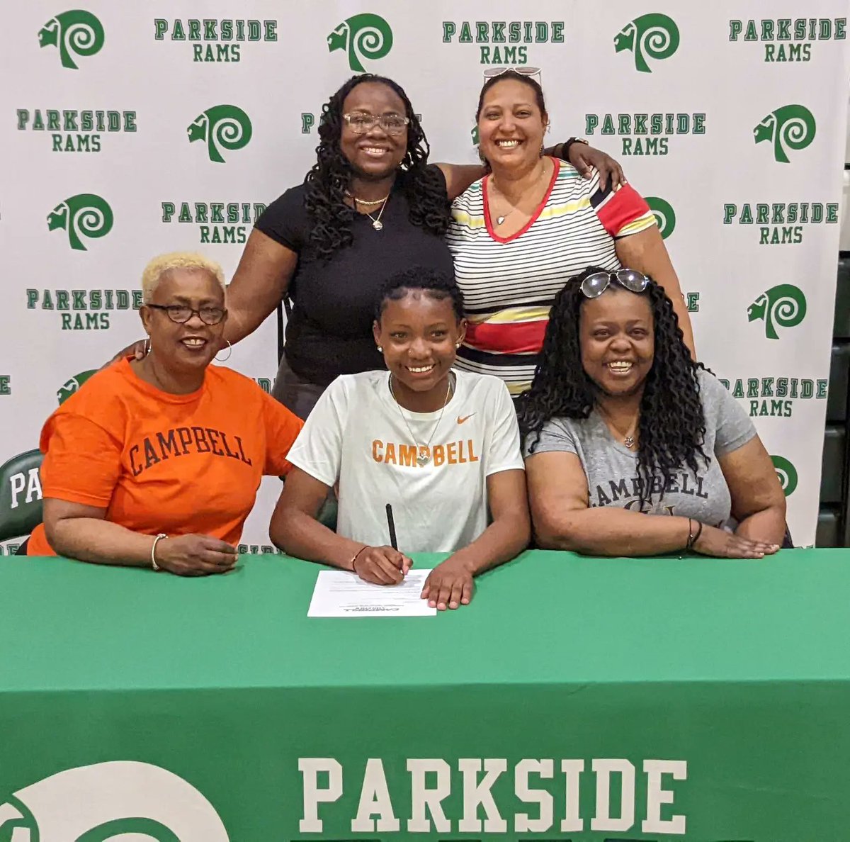 Mook2Phly's tweet photo. My girl is D1 Bound!
#CampbellUniversity
#RollHumps
#TrackandField https://t.co/9GX4axhwvv