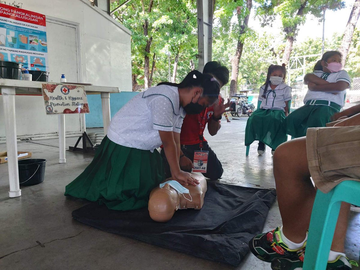 philredcross's tweet photo. ⛑🚚🩺 LOOK: PRC Health Caravan bumisita sa Nueva Ecija!
Tumungo ang Alagang Red Cross Health Caravan ngayong araw sa Pag-Asa Gym, Science City of Muñoz, #NuevaEcija para magbigay ng libreng serbisyo sa ating mga kababayan.
#PRCHealthCaravan https://t.co/333nNQgteU