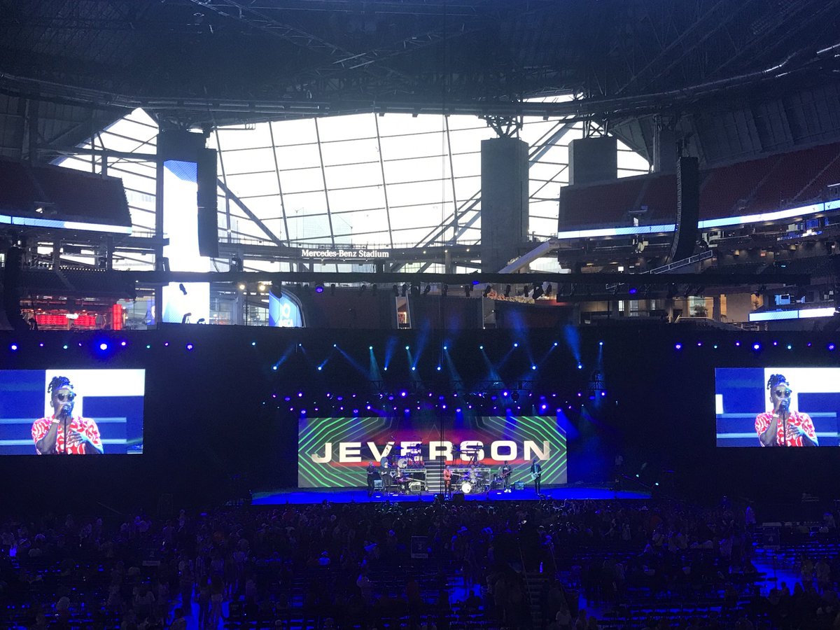 kassduncan's tweet photo. Concert tonight featuring Jeverson and Judah and the Lion #DECAICDC #Funbeforefinals β¦@ReedyLionsβ© https://t.co/NBFrbcJc7N