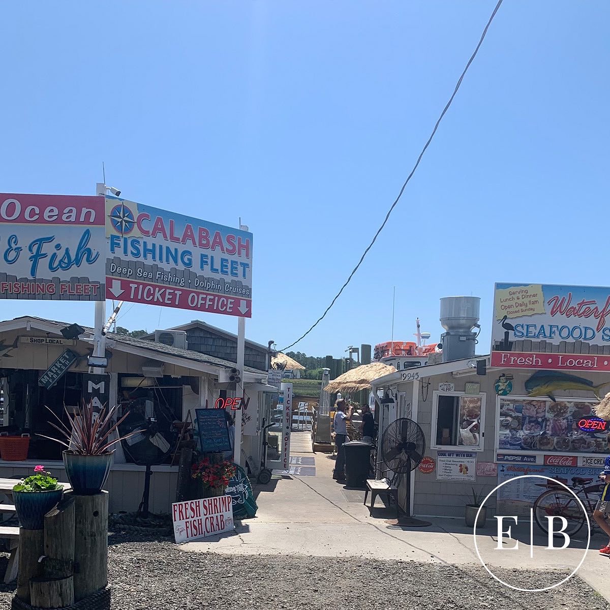 brunswickbroker's tweet photo. Starting the week off right with lunch @waterfrontseafoodshack with my favorite person @beattiewahoo 
. . . . 
#bestshrimpever #supportlocal #calabashnc #yourrealestateadvocate #brunswickbroker #calabashriver #ncrealtor #screaltor https://t.co/QTkoOp4uDk
