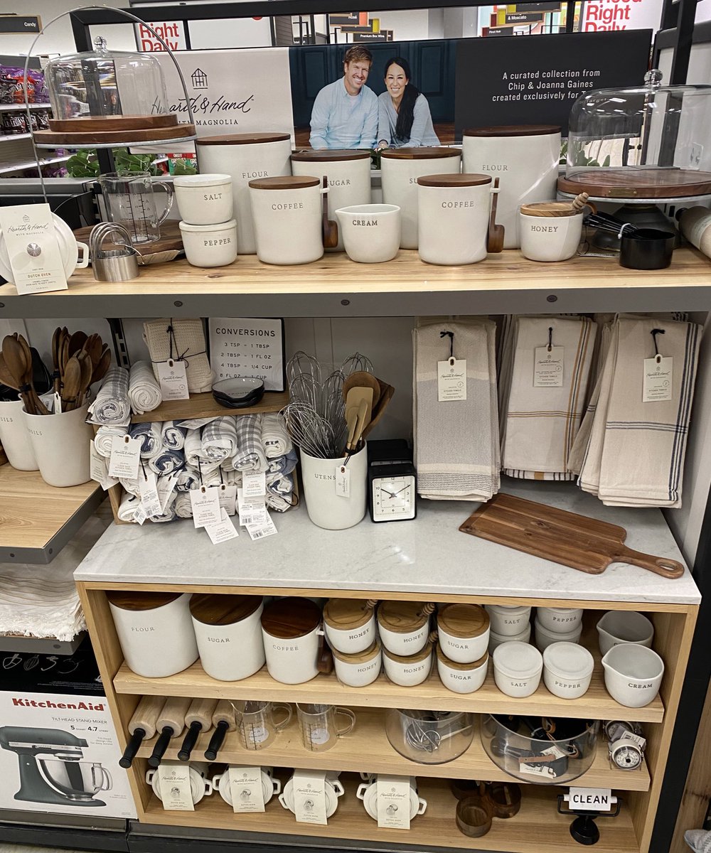 AlexTL0923's tweet image. Had a vision and applied it visually! Spent today zoning and following the VMG adding my own twist to Hearth and Hand! From the cute kitchen aesthetic to the nicely scented candles!
@courtshellnu @PhillipstKelsey @aleahmarie19 @Bianca__Lawson @PutsNobody @CraigMyrand