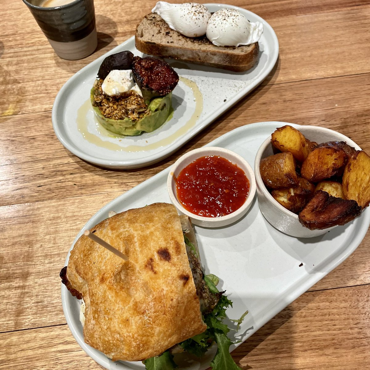 deebeew26's tweet photo. Breakfast catch ups🥑🍔 #30acres https://t.co/jceTA1TiAq