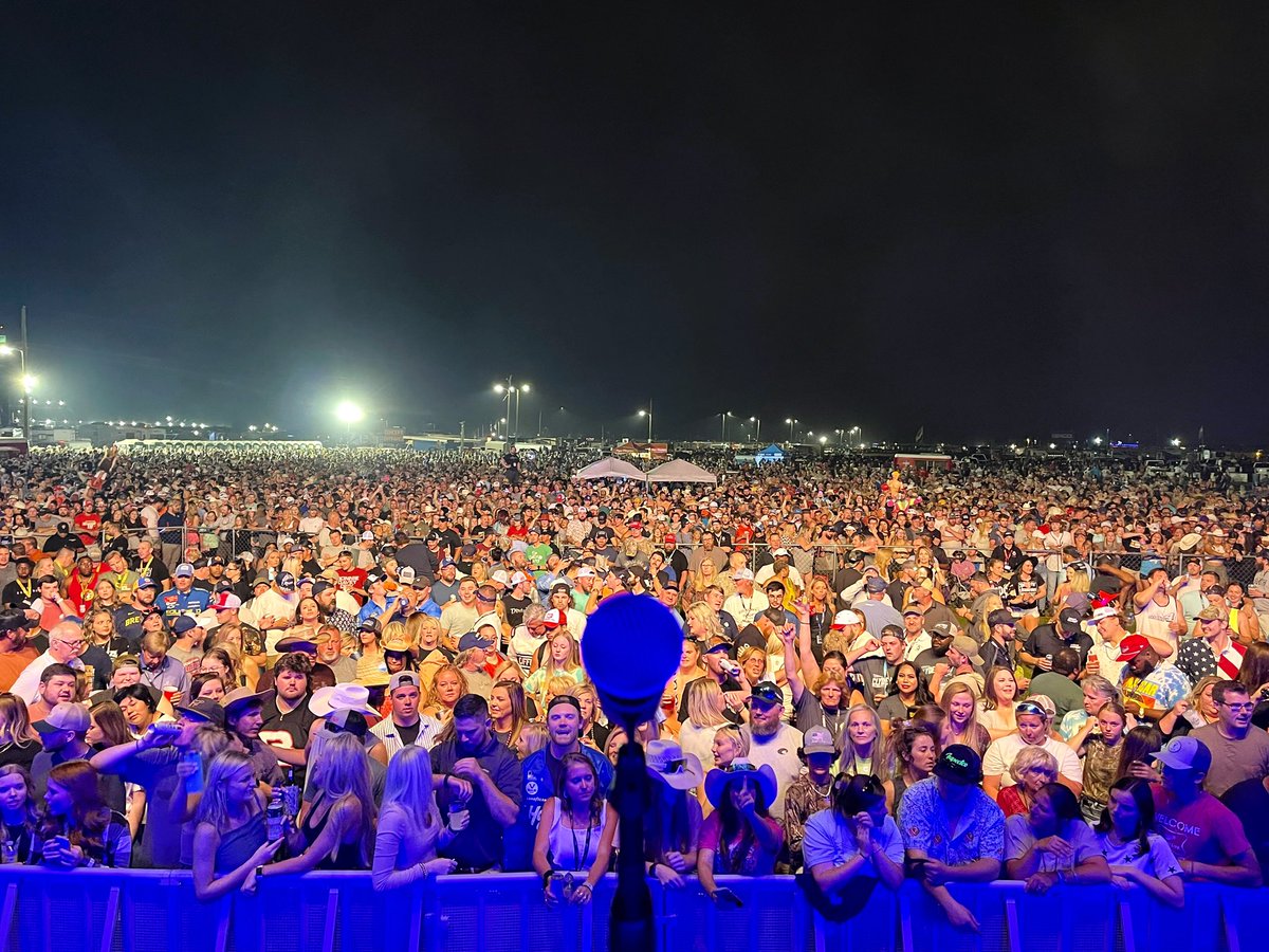 tpglive's tweet photo. TALLADEGA showed up for @RileyGreenMusic and @walkermontgomey Saturday night 🎶🏁
@talladega @nascar @tpglive
• • •
#tristarproductiongroup | #tpglive
#nashville #rileygreen #walkermontgomery #talladega #nascar https://t.co/iL51jB9NlK