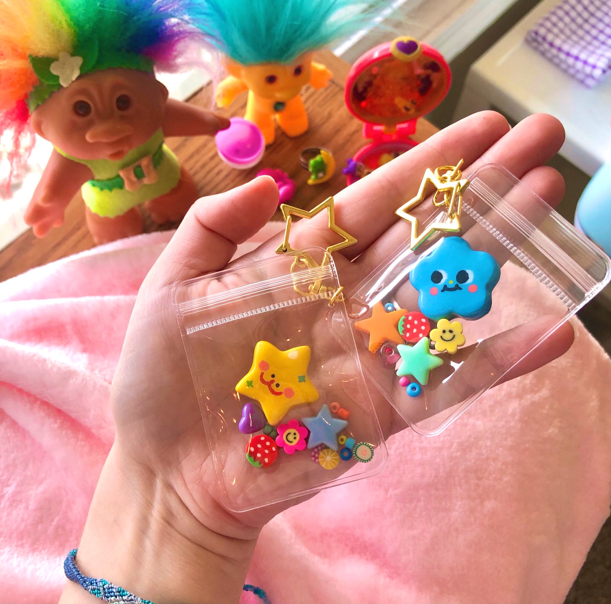 jellychu on Twitter "clay charm keychains 🌟🌼 https//t.co/Zc2WGg1U11