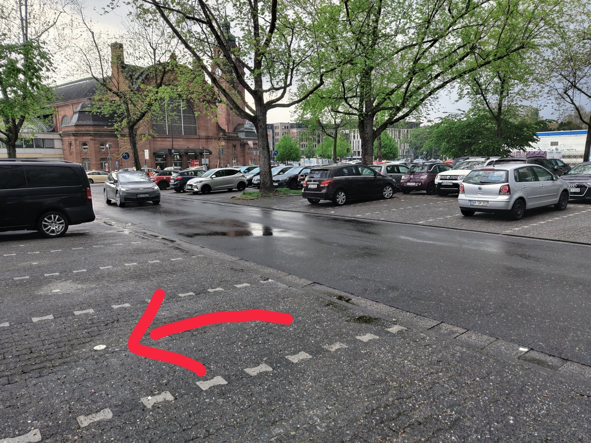 Fliessbaden (@fliessbaden) on Twitter photo Fast unbemerkt haben die <a href="/Stadt_Wiesbaden/">Landeshauptstadt Wiesbaden</a> und die <a href="/eswe_verkehr/">ESWE Verkehr</a> den Parkplatz am Hauptbahnhof mit Sensoren ausgestattet. Diese erfassen für jeden Parkplatz, ob grade ein Fahrzeug darauf parkt oder nicht. Damit werden Belegungsanzeigen analog zu Parkhäusern möglich. Fast unbemerkt haben die <a href="/Stadt_Wiesbaden/">Landeshauptstadt Wiesbaden</a> und die <a href="/eswe_verkehr/">ESWE Verkehr</a> den Parkplatz am Hauptbahnhof mit Sensoren ausgestattet. Diese erfassen für jeden Parkplatz, ob grade ein Fahrzeug darauf parkt oder nicht. Damit werden Belegungsanzeigen analog zu Parkhäusern möglich.